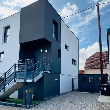 B&B Chez L'Habitant Chambre Privative Sur La Route Des Vins Tv Parking Box Velo Issenheim Eksteriør billede